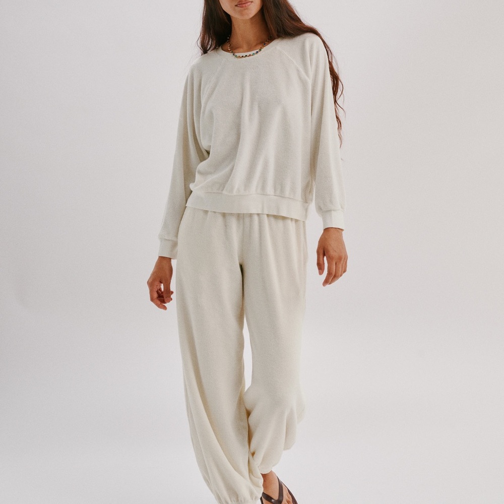 Suzi Kondi Cream Sweatshirt